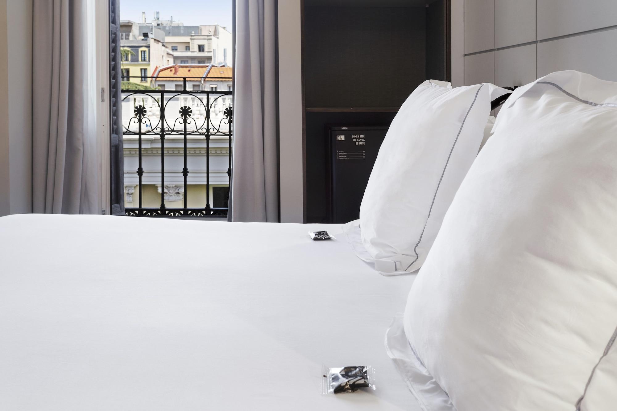 One Shot Recoletos Hotell Madrid Exteriör bild