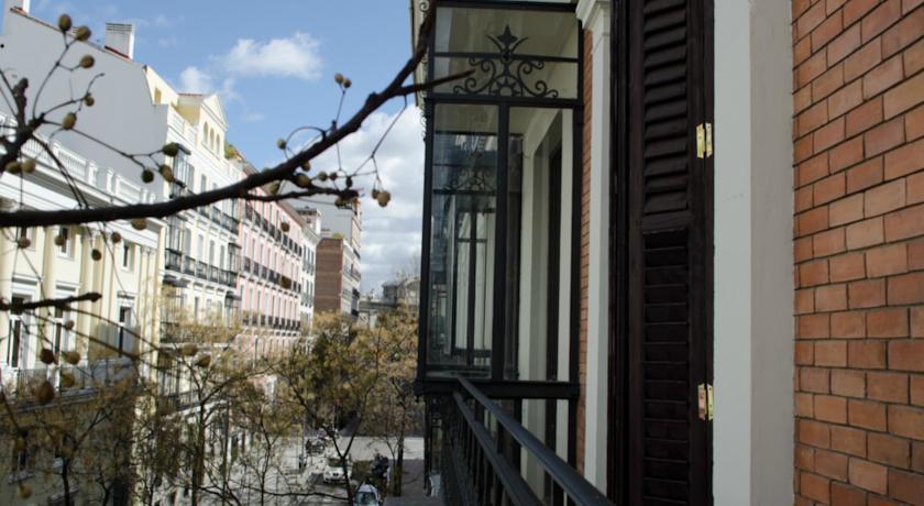 One Shot Recoletos Hotell Madrid Exteriör bild