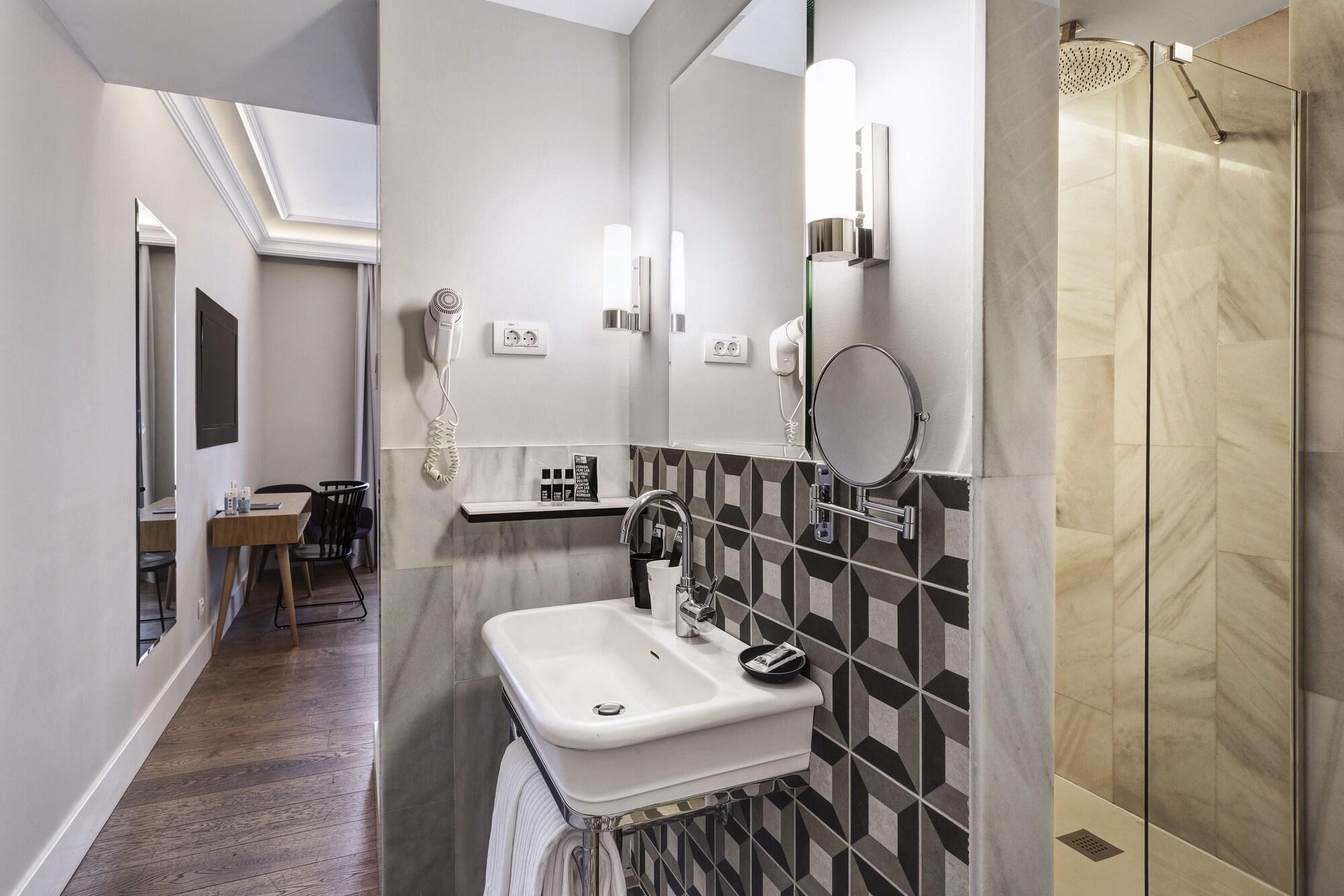 One Shot Recoletos Hotell Madrid Exteriör bild