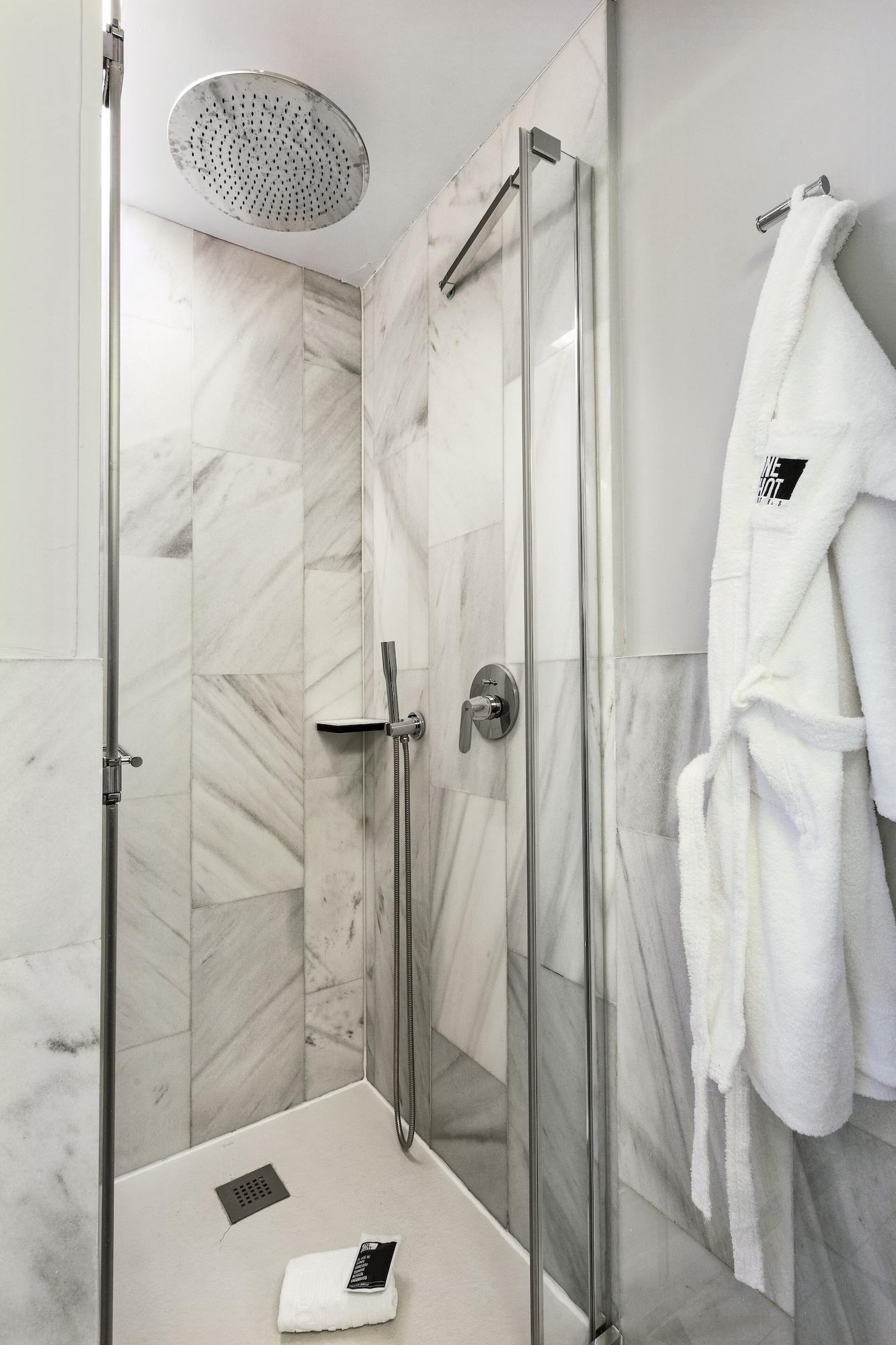 One Shot Recoletos Hotell Madrid Exteriör bild