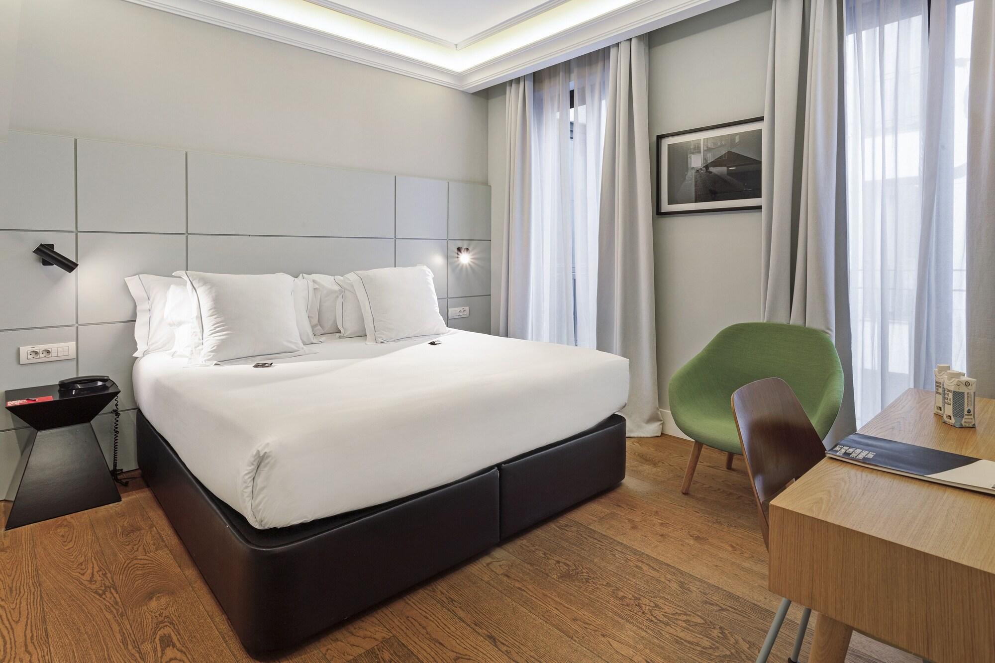 One Shot Recoletos Hotell Madrid Exteriör bild